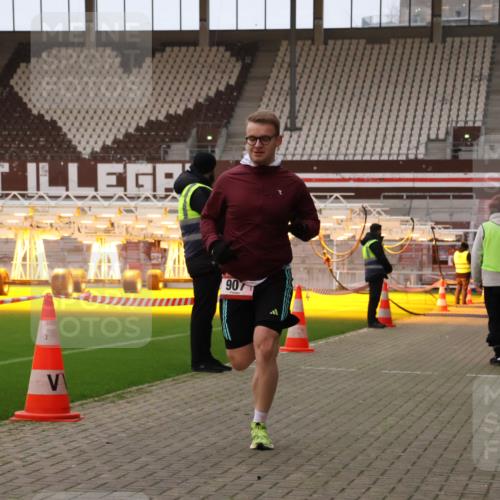 08.12.2024 - St. Pauli X-Mass-Run No. 14 Yannick Fuchs http://msf.ph/oto/7474129 08.12.2024 09:55:21 Ziel 691, 881, 907, 3300 meine-sportfotos.de