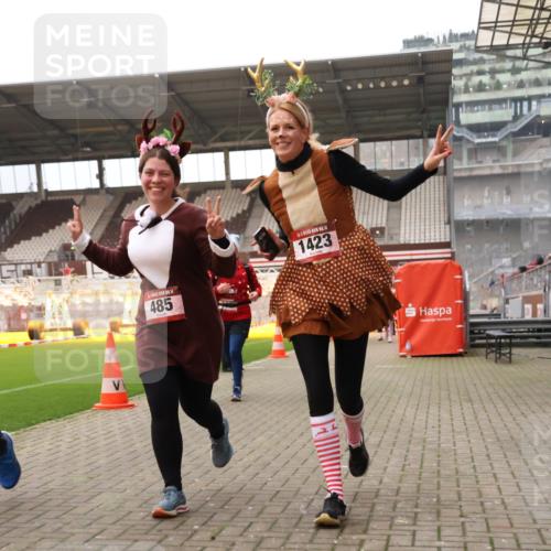 08.12.2024 - St. Pauli X-Mass-Run No. 14 Yannick Fuchs http://msf.ph/oto/7474137 08.12.2024 10:08:29 Ziel 23, 292, 301, 436, 485, 997, 1026, 1167, 1183, 1310, 1423, 1952, 1961, 2753 meine-sportfotos.de