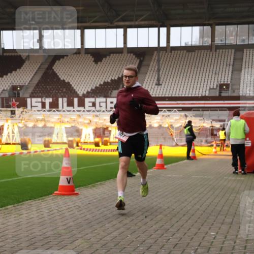 08.12.2024 - St. Pauli X-Mass-Run No. 14 Yannick Fuchs http://msf.ph/oto/7474139 08.12.2024 09:55:21 Ziel 691, 881, 907, 3300 meine-sportfotos.de