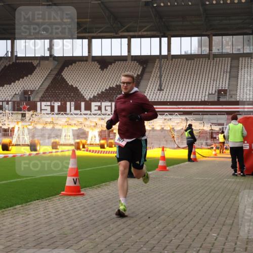 08.12.2024 - St. Pauli X-Mass-Run No. 14 Yannick Fuchs http://msf.ph/oto/7474142 08.12.2024 09:55:21 Ziel 691, 881, 907, 3300 meine-sportfotos.de