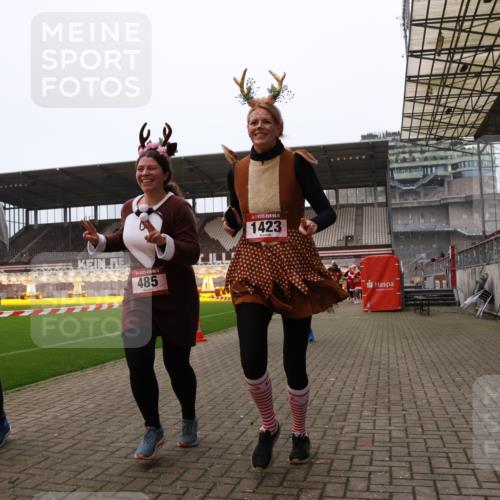 08.12.2024 - St. Pauli X-Mass-Run No. 14 Yannick Fuchs http://msf.ph/oto/7474163 08.12.2024 10:08:29 Ziel 23, 292, 301, 436, 485, 997, 1026, 1167, 1183, 1310, 1423, 1952, 1961, 2753 meine-sportfotos.de