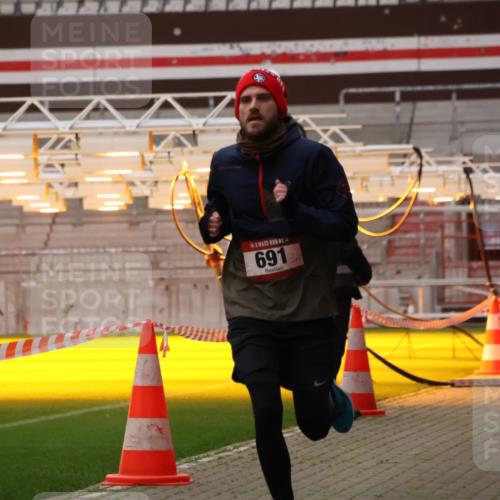 08.12.2024 - St. Pauli X-Mass-Run No. 14 Yannick Fuchs http://msf.ph/oto/7474175 08.12.2024 09:55:27 Ziel 691, 907, 3300 meine-sportfotos.de