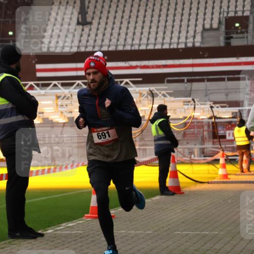 08.12.2024 - St. Pauli X-Mass-Run No. 14 Yannick Fuchs http://msf.ph/oto/7474184 08.12.2024 09:55:28 Ziel 691, 907, 3300 meine-sportfotos.de