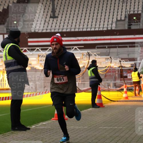 08.12.2024 - St. Pauli X-Mass-Run No. 14 Yannick Fuchs http://msf.ph/oto/7474187 08.12.2024 09:55:28 Ziel 691, 907, 3300 meine-sportfotos.de