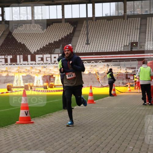 08.12.2024 - St. Pauli X-Mass-Run No. 14 Yannick Fuchs http://msf.ph/oto/7474198 08.12.2024 09:55:29 Ziel 691, 3300 meine-sportfotos.de