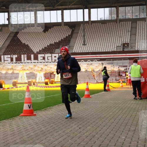 08.12.2024 - St. Pauli X-Mass-Run No. 14 Yannick Fuchs http://msf.ph/oto/7474202 08.12.2024 09:55:29 Ziel 691, 3300 meine-sportfotos.de