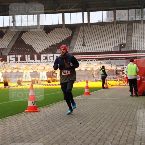 08.12.2024 - St. Pauli X-Mass-Run No. 14 Yannick Fuchs http://msf.ph/oto/7474205 08.12.2024 09:55:29 Ziel 691, 3300 meine-sportfotos.de