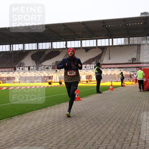 08.12.2024 - St. Pauli X-Mass-Run No. 14 Yannick Fuchs http://msf.ph/oto/7474208 08.12.2024 09:55:30 Ziel 691, 3300 meine-sportfotos.de
