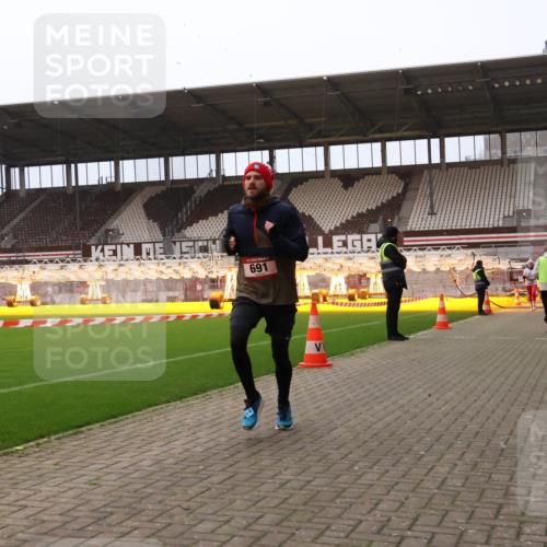 08.12.2024 - St. Pauli X-Mass-Run No. 14 Yannick Fuchs http://msf.ph/oto/7474217 08.12.2024 09:55:30 Ziel 691, 3300 meine-sportfotos.de