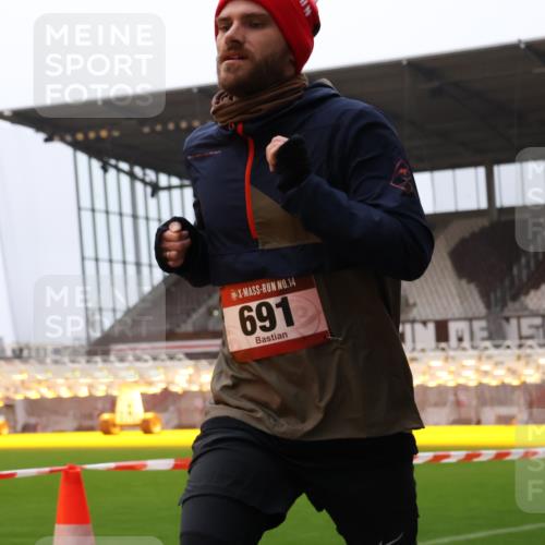 08.12.2024 - St. Pauli X-Mass-Run No. 14 Yannick Fuchs http://msf.ph/oto/7474225 08.12.2024 09:55:31 Ziel 691, 3300 meine-sportfotos.de