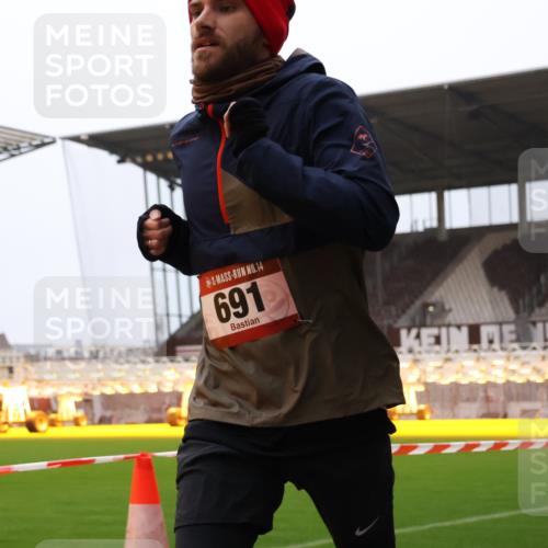 08.12.2024 - St. Pauli X-Mass-Run No. 14 Yannick Fuchs http://msf.ph/oto/7474228 08.12.2024 09:55:31 Ziel 691, 3300 meine-sportfotos.de