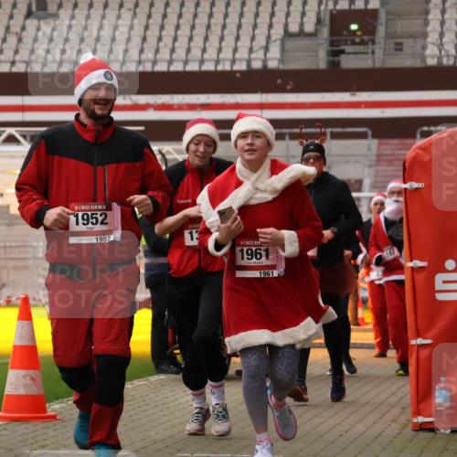 08.12.2024 - St. Pauli X-Mass-Run No. 14 Yannick Fuchs http://msf.ph/oto/7474229 08.12.2024 10:08:33 Ziel 23, 136, 292, 301, 436, 449, 451, 485, 731, 997, 1026, 1167, 1183, 1310, 1423, 1952, 1961, 2753 meine-sportfotos.de