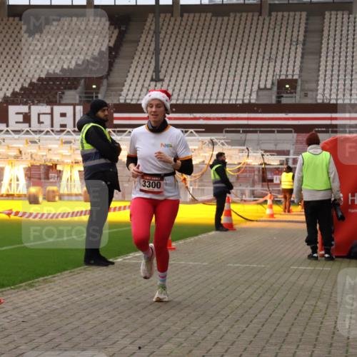 08.12.2024 - St. Pauli X-Mass-Run No. 14 Yannick Fuchs http://msf.ph/oto/7474270 08.12.2024 09:55:36 Ziel 691, 2911, 3300 meine-sportfotos.de