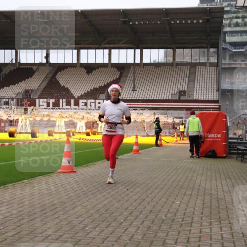 08.12.2024 - St. Pauli X-Mass-Run No. 14 Yannick Fuchs http://msf.ph/oto/7474279 08.12.2024 09:55:37 Ziel 2911, 3300 meine-sportfotos.de