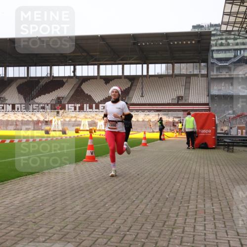 08.12.2024 - St. Pauli X-Mass-Run No. 14 Yannick Fuchs http://msf.ph/oto/7474286 08.12.2024 09:55:37 Ziel 2911, 3300 meine-sportfotos.de