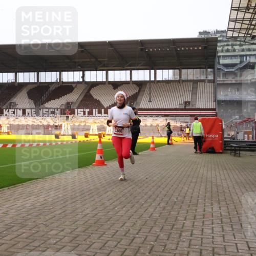 08.12.2024 - St. Pauli X-Mass-Run No. 14 Yannick Fuchs http://msf.ph/oto/7474290 08.12.2024 09:55:37 Ziel 2911, 3300 meine-sportfotos.de