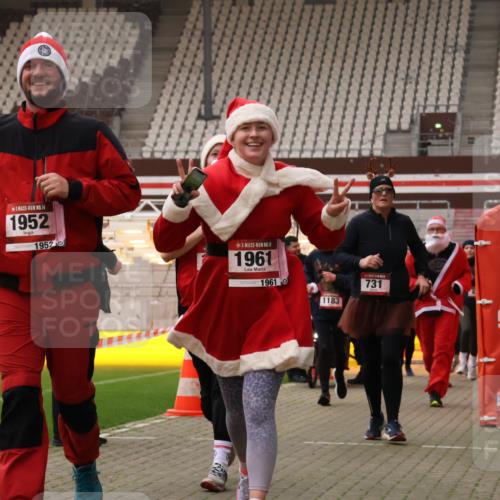 08.12.2024 - St. Pauli X-Mass-Run No. 14 Yannick Fuchs http://msf.ph/oto/7474291 08.12.2024 10:08:36 Ziel 23, 54, 136, 292, 301, 436, 449, 451, 485, 731, 997, 1026, 1167, 1183, 1310, 1423, 1952, 1961, 2753 meine-sportfotos.de