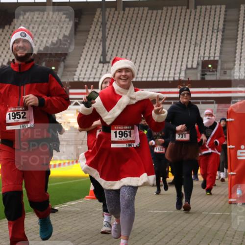 08.12.2024 - St. Pauli X-Mass-Run No. 14 Yannick Fuchs http://msf.ph/oto/7474294 08.12.2024 10:08:36 Ziel 23, 54, 136, 292, 301, 436, 449, 451, 485, 731, 997, 1026, 1167, 1183, 1310, 1423, 1952, 1961, 2753 meine-sportfotos.de