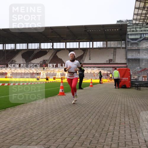 08.12.2024 - St. Pauli X-Mass-Run No. 14 Yannick Fuchs http://msf.ph/oto/7474295 08.12.2024 09:55:38 Ziel 2911, 3300 meine-sportfotos.de