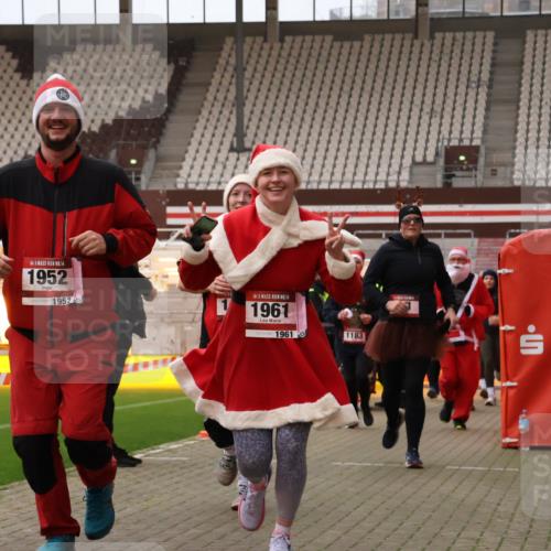 08.12.2024 - St. Pauli X-Mass-Run No. 14 Yannick Fuchs http://msf.ph/oto/7474297 08.12.2024 10:08:36 Ziel 23, 54, 136, 292, 301, 436, 449, 451, 485, 731, 997, 1026, 1167, 1183, 1310, 1423, 1952, 1961, 2753 meine-sportfotos.de