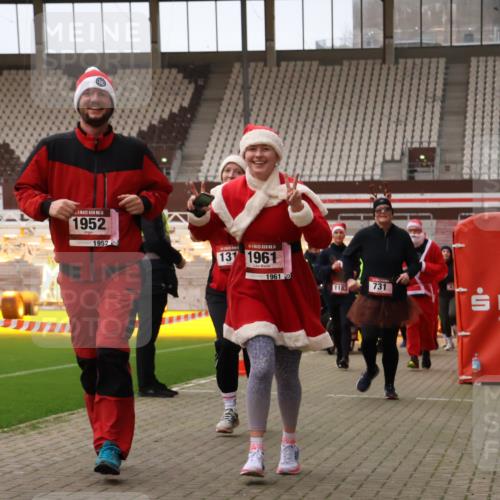 08.12.2024 - St. Pauli X-Mass-Run No. 14 Yannick Fuchs http://msf.ph/oto/7474302 08.12.2024 10:08:36 Ziel 23, 54, 136, 292, 301, 436, 449, 451, 485, 731, 997, 1026, 1167, 1183, 1310, 1423, 1952, 1961, 2753 meine-sportfotos.de