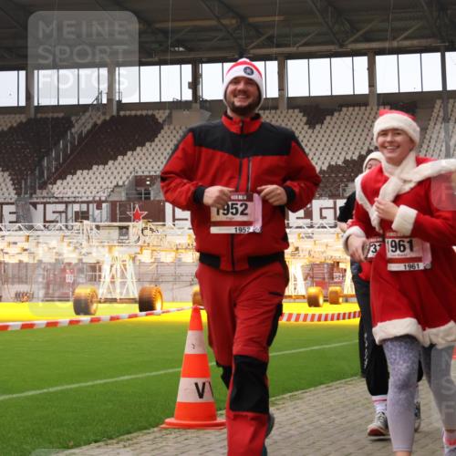 08.12.2024 - St. Pauli X-Mass-Run No. 14 Yannick Fuchs http://msf.ph/oto/7474321 08.12.2024 10:08:37 Ziel 23, 54, 136, 292, 301, 436, 449, 451, 485, 731, 997, 1026, 1167, 1183, 1310, 1423, 1952, 1961, 2753 meine-sportfotos.de