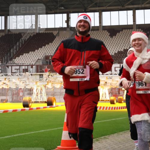08.12.2024 - St. Pauli X-Mass-Run No. 14 Yannick Fuchs http://msf.ph/oto/7474322 08.12.2024 10:08:37 Ziel 23, 54, 136, 292, 301, 436, 449, 451, 485, 731, 997, 1026, 1167, 1183, 1310, 1423, 1952, 1961, 2753 meine-sportfotos.de