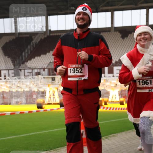 08.12.2024 - St. Pauli X-Mass-Run No. 14 Yannick Fuchs http://msf.ph/oto/7474334 08.12.2024 10:08:37 Ziel 23, 54, 136, 292, 301, 436, 449, 451, 485, 731, 997, 1026, 1167, 1183, 1310, 1423, 1952, 1961, 2753 meine-sportfotos.de