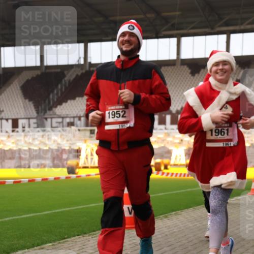 08.12.2024 - St. Pauli X-Mass-Run No. 14 Yannick Fuchs http://msf.ph/oto/7474336 08.12.2024 10:08:37 Ziel 23, 54, 136, 292, 301, 436, 449, 451, 485, 731, 997, 1026, 1167, 1183, 1310, 1423, 1952, 1961, 2753 meine-sportfotos.de