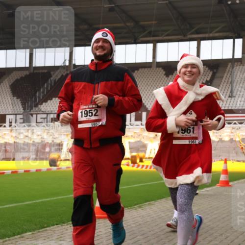 08.12.2024 - St. Pauli X-Mass-Run No. 14 Yannick Fuchs http://msf.ph/oto/7474340 08.12.2024 10:08:38 Ziel 23, 54, 136, 292, 301, 436, 449, 451, 485, 731, 997, 1026, 1167, 1183, 1310, 1423, 1952, 1961, 2753 meine-sportfotos.de