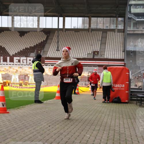 08.12.2024 - St. Pauli X-Mass-Run No. 14 Yannick Fuchs http://msf.ph/oto/7474343 08.12.2024 09:55:53 Ziel 415, 438, 1946, 2911, 3094 meine-sportfotos.de