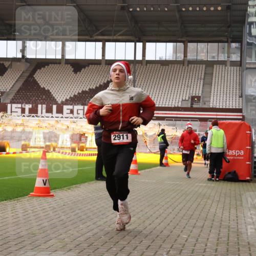 08.12.2024 - St. Pauli X-Mass-Run No. 14 Yannick Fuchs http://msf.ph/oto/7474358 08.12.2024 09:55:54 Ziel 415, 438, 1946, 2911, 3094 meine-sportfotos.de