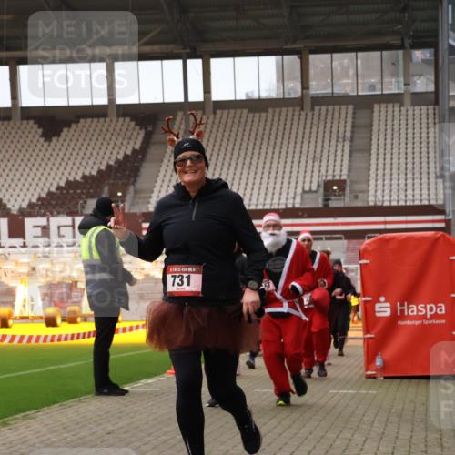 08.12.2024 - St. Pauli X-Mass-Run No. 14 Yannick Fuchs http://msf.ph/oto/7474367 08.12.2024 10:08:39 Ziel 23, 54, 136, 292, 301, 436, 449, 451, 485, 731, 997, 1026, 1167, 1183, 1310, 1952, 1961, 2753 meine-sportfotos.de