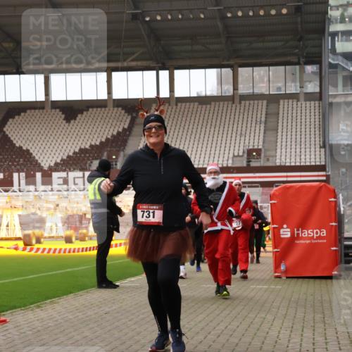 08.12.2024 - St. Pauli X-Mass-Run No. 14 Yannick Fuchs http://msf.ph/oto/7474374 08.12.2024 10:08:40 Ziel 23, 54, 136, 292, 301, 436, 449, 451, 731, 997, 1026, 1167, 1183, 1310, 1952, 1961, 2753 meine-sportfotos.de