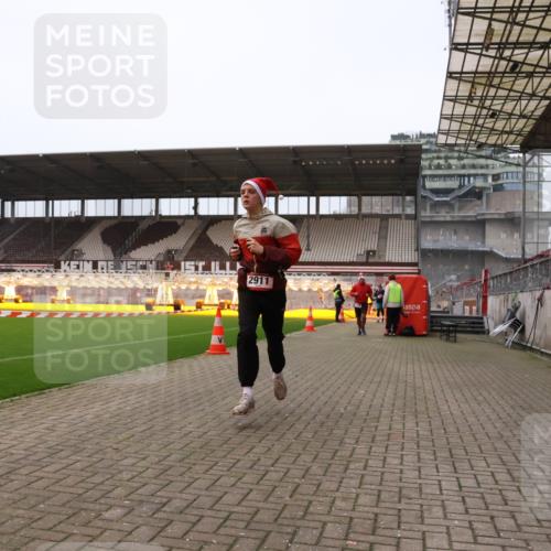 08.12.2024 - St. Pauli X-Mass-Run No. 14 Yannick Fuchs http://msf.ph/oto/7474377 08.12.2024 09:55:54 Ziel 415, 438, 1946, 2911, 3094 meine-sportfotos.de