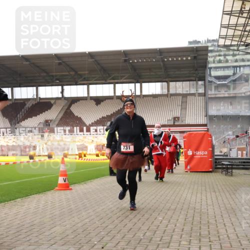 08.12.2024 - St. Pauli X-Mass-Run No. 14 Yannick Fuchs http://msf.ph/oto/7474387 08.12.2024 10:08:40 Ziel 23, 54, 136, 292, 301, 436, 449, 451, 731, 997, 1026, 1167, 1183, 1310, 1952, 1961, 2753 meine-sportfotos.de