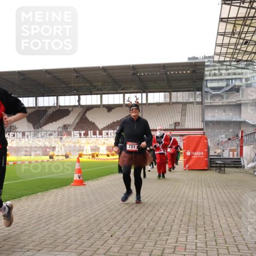 08.12.2024 - St. Pauli X-Mass-Run No. 14 Yannick Fuchs http://msf.ph/oto/7474390 08.12.2024 10:08:40 Ziel 23, 54, 136, 292, 301, 436, 449, 451, 731, 997, 1026, 1167, 1183, 1310, 1952, 1961, 2753 meine-sportfotos.de