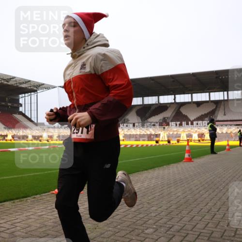 08.12.2024 - St. Pauli X-Mass-Run No. 14 Yannick Fuchs http://msf.ph/oto/7474395 08.12.2024 09:55:55 Ziel 415, 438, 1946, 2911, 3094 meine-sportfotos.de