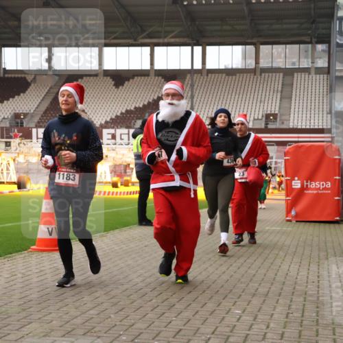 08.12.2024 - St. Pauli X-Mass-Run No. 14 Yannick Fuchs http://msf.ph/oto/7474409 08.12.2024 10:08:42 Ziel 23, 54, 136, 292, 301, 436, 449, 451, 731, 997, 1026, 1167, 1183, 1310, 1952, 1961, 2753 meine-sportfotos.de
