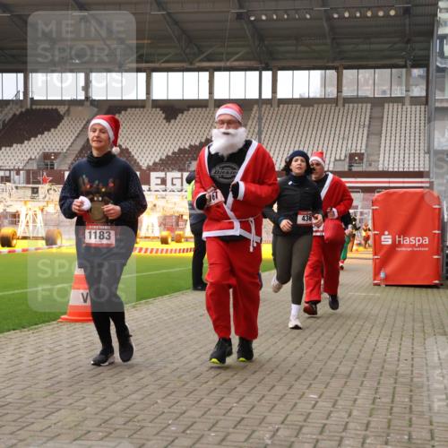 08.12.2024 - St. Pauli X-Mass-Run No. 14 Yannick Fuchs http://msf.ph/oto/7474411 08.12.2024 10:08:42 Ziel 23, 54, 136, 292, 301, 436, 449, 451, 731, 997, 1026, 1167, 1183, 1310, 1952, 1961, 2753 meine-sportfotos.de