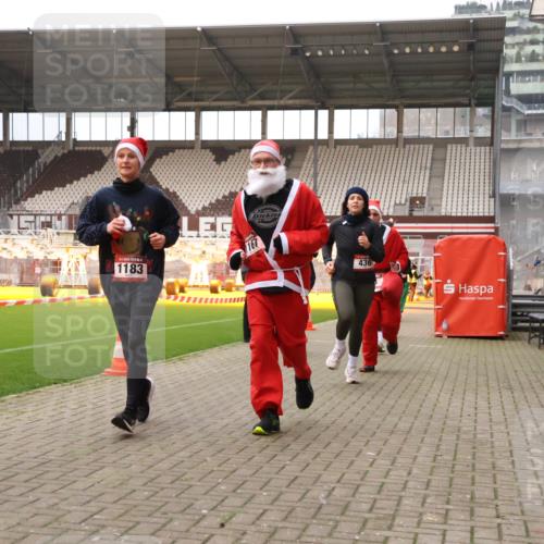 08.12.2024 - St. Pauli X-Mass-Run No. 14 Yannick Fuchs http://msf.ph/oto/7474417 08.12.2024 10:08:42 Ziel 23, 54, 136, 292, 301, 436, 449, 451, 731, 997, 1026, 1167, 1183, 1310, 1952, 1961, 2753 meine-sportfotos.de