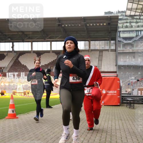 08.12.2024 - St. Pauli X-Mass-Run No. 14 Yannick Fuchs http://msf.ph/oto/7474440 08.12.2024 10:08:44 Ziel 23, 54, 136, 292, 301, 436, 449, 451, 731, 1167, 1183, 1310, 1952, 1961, 2753 meine-sportfotos.de