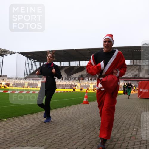08.12.2024 - St. Pauli X-Mass-Run No. 14 Yannick Fuchs http://msf.ph/oto/7474469 08.12.2024 10:08:45 Ziel 23, 54, 136, 292, 301, 436, 449, 451, 731, 1167, 1183, 1310, 1952, 1961, 2753 meine-sportfotos.de