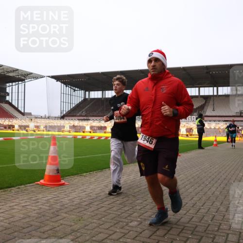 08.12.2024 - St. Pauli X-Mass-Run No. 14 Yannick Fuchs http://msf.ph/oto/7474480 08.12.2024 09:55:59 Ziel 415, 438, 1852, 1946, 2911, 3094 meine-sportfotos.de