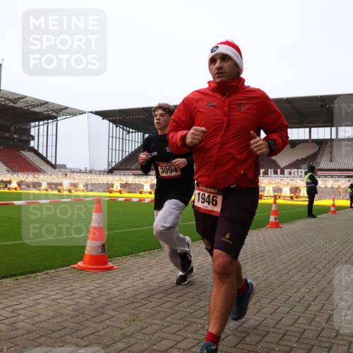 08.12.2024 - St. Pauli X-Mass-Run No. 14 Yannick Fuchs http://msf.ph/oto/7474487 08.12.2024 09:55:59 Ziel 415, 438, 1852, 1946, 2911, 3094 meine-sportfotos.de