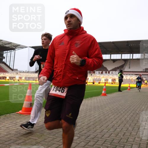 08.12.2024 - St. Pauli X-Mass-Run No. 14 Yannick Fuchs http://msf.ph/oto/7474493 08.12.2024 09:56:00 Ziel 415, 438, 1852, 1946, 2911, 3094 meine-sportfotos.de