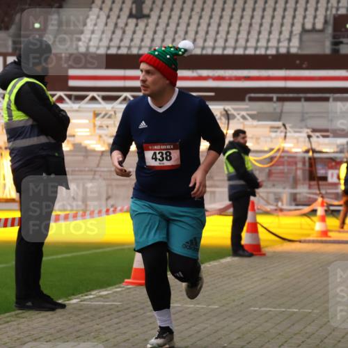 08.12.2024 - St. Pauli X-Mass-Run No. 14 Yannick Fuchs http://msf.ph/oto/7474500 08.12.2024 09:56:01 Ziel 415, 438, 1852, 1946, 2911, 3094 meine-sportfotos.de
