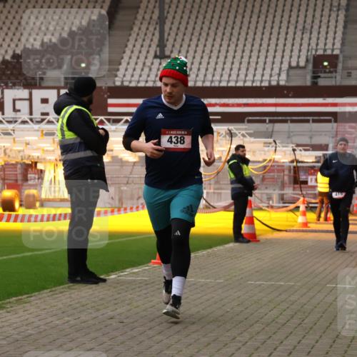 08.12.2024 - St. Pauli X-Mass-Run No. 14 Yannick Fuchs http://msf.ph/oto/7474508 08.12.2024 09:56:02 Ziel 415, 438, 1852, 1946, 3094 meine-sportfotos.de