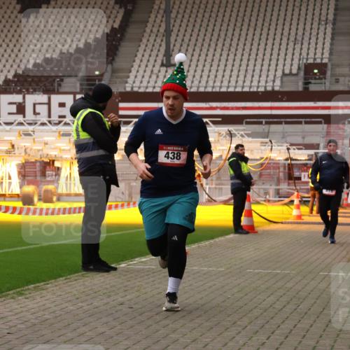 08.12.2024 - St. Pauli X-Mass-Run No. 14 Yannick Fuchs http://msf.ph/oto/7474514 08.12.2024 09:56:02 Ziel 415, 438, 1852, 1946, 3094 meine-sportfotos.de