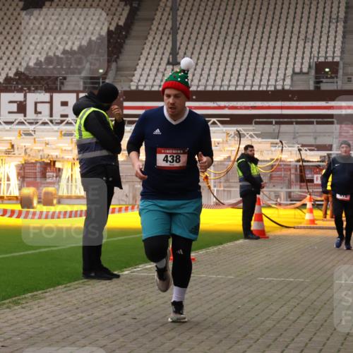 08.12.2024 - St. Pauli X-Mass-Run No. 14 Yannick Fuchs http://msf.ph/oto/7474517 08.12.2024 09:56:02 Ziel 415, 438, 1852, 1946, 3094 meine-sportfotos.de
